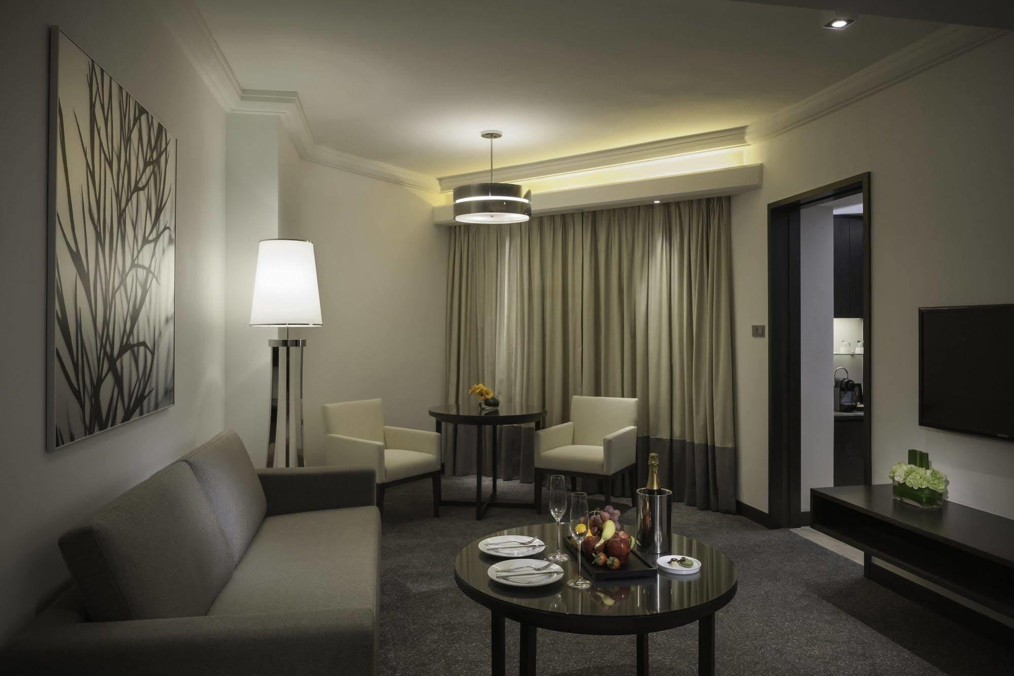 Gateway Hotel, Marco Polo Хонконг Екстериор снимка